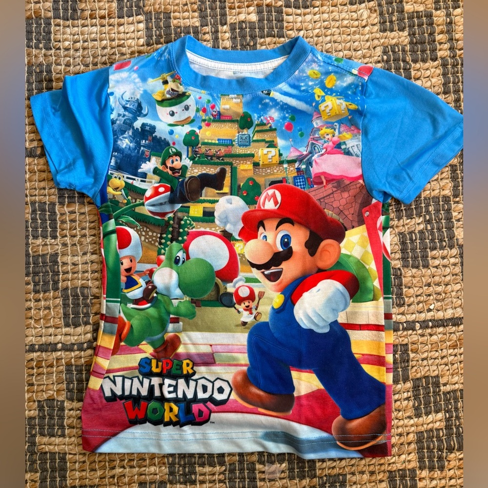 Super Nintendo World all over print Mario  T-Shirt. Official parks merch kids XS
